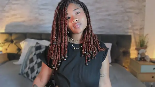 Snapshot of Anneth__M chatting on May 9, 8:12 pm Anneth M online show from May 9, 8:12 pm
