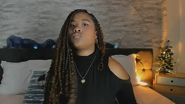 Snapshot of Anneth__M chatting on December 22, 7:36 pm Anneth M online show from December 22, 7:36 pm