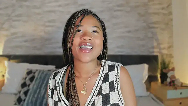 Snapshot of Anneth__M chatting on April 21, 7:42 pm Anneth M online show from April 21, 7:42 pm