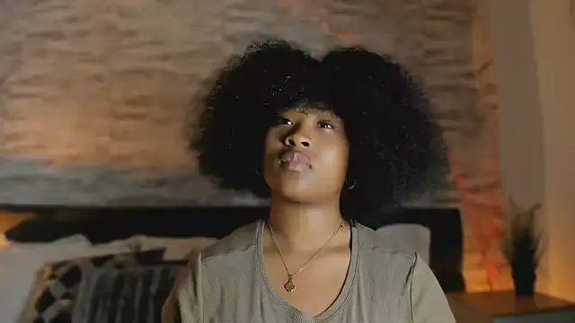 Anneth  M online show from November 13, 7:51 pm