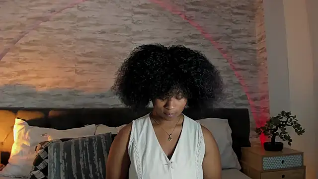 Anneth  M online show from November 27, 7:47 pm