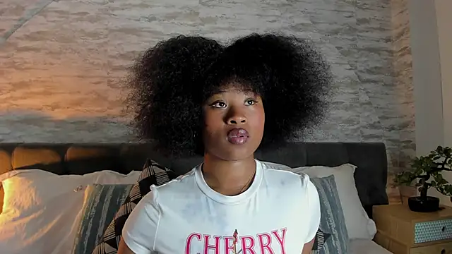 Anneth  M online show from December 3, 7:35 pm