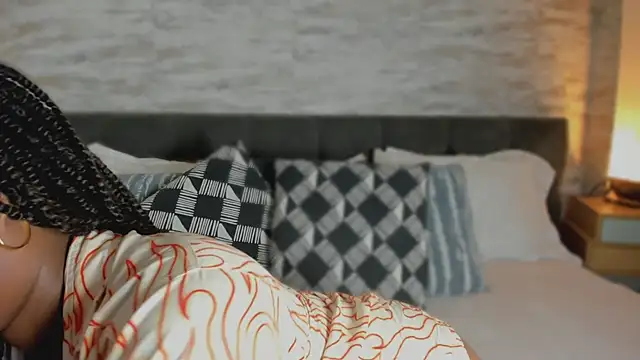 Anneth  M online show from March 10, 7:40 pm