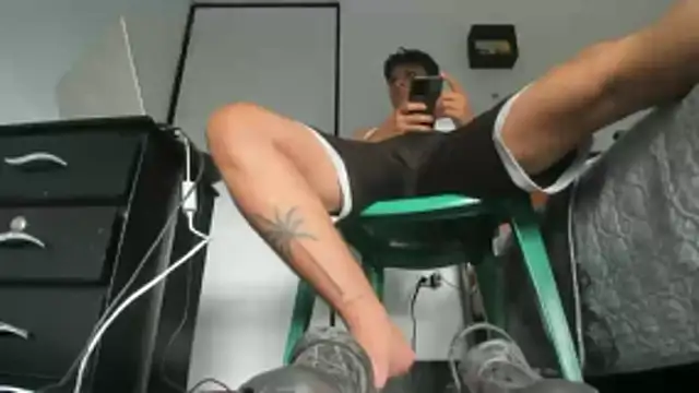 moubli  online show from December 4, 9:58 pm