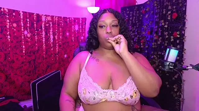 cheriserozequeen online show from February 4, 8:26 pm