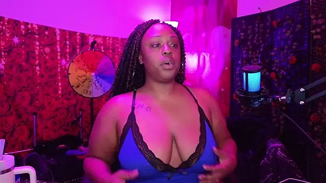 cheriserozequeen online show from April 18, 2:25 am