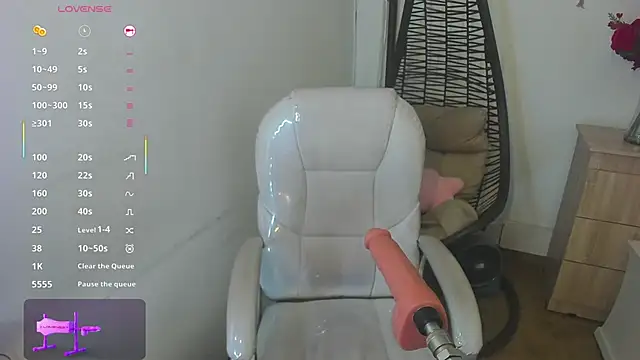 Chanttall  online show from November 16, 5:12 am