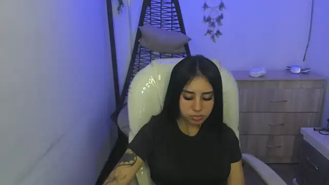 Chanttall  online show from November 28, 4:34 am