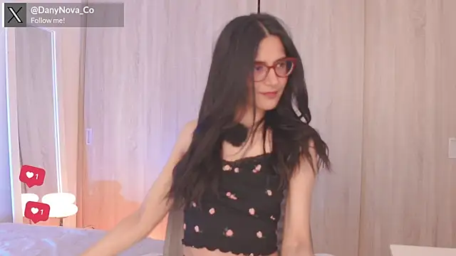 Snapshot of DanyNova_Co chatting on May 3, 9:07 pm DanyNova Co online show from May 3, 9:07 pm