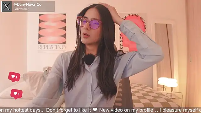 Snapshot of DanyNova_Co chatting on April 22, 9:10 pm DanyNova Co online show from April 22, 9:10 pm