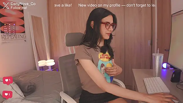 Snapshot of DanyNova_Co chatting on June 30, 9:37 pm DanyNova Co online show from June 30, 9:37 pm