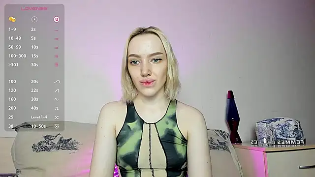 Snapshot of cheryl_mason chatting on February 19, 8:52 pm cheryl mason online show from February 19, 8:52 pm