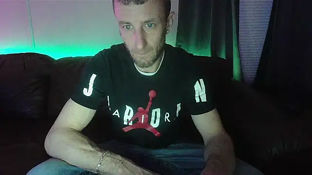 HungStud4You online show from February 23, 5:45 am