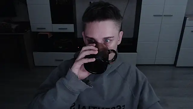 angryzan online show from October 28, 5:08 am