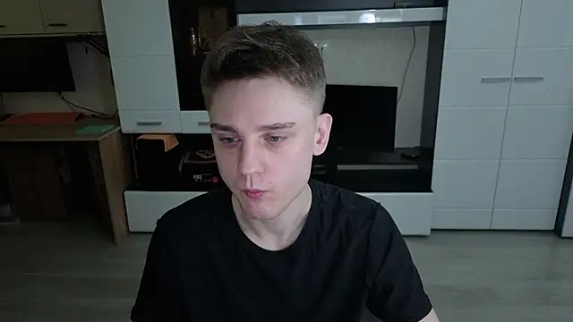 angryzan online show from February 20, 5:04 am