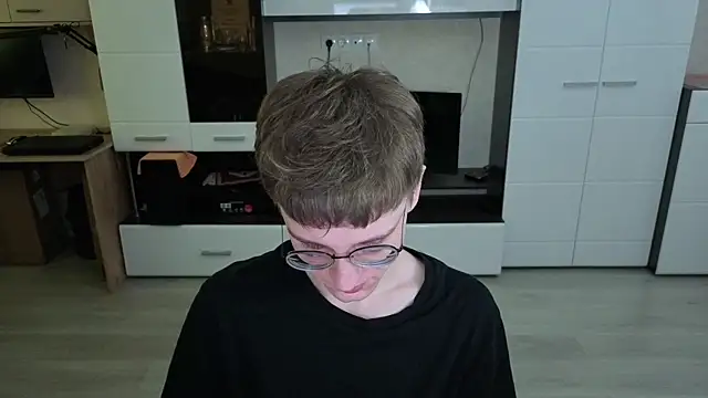 angryzan online show from April 2, 6:31 am