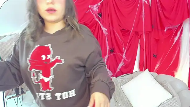 Snapshot of SofiMeza chatting on October 27, 4:08 pm SofiMeza online show from October 27, 4:08 pm