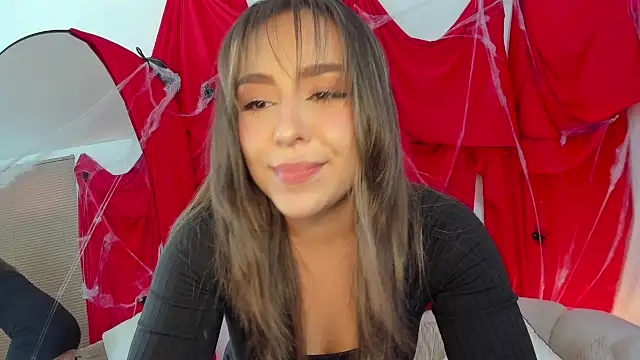 Snapshot of SofiMeza chatting on October 28, 3:33 pm SofiMeza online show from October 28, 3:33 pm