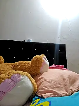 Snapshot of Sofia_Queen17 chatting on February 7, 10:40 am Sofia Queen17 online show from February 7, 10:40 am