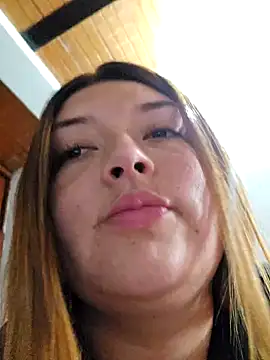 Snapshot of Sofia_Queen17 chatting on February 16, 1:38 pm Sofia Queen17 online show from February 16, 1:38 pm