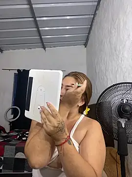 Snapshot of Sofia_Queen17 chatting on October 5, 10:28 am Sofia Queen17 online show from October 5, 10:28 am