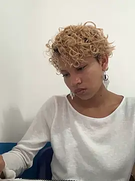 Snapshot of Peggy_Funn chatting on January 15, 3:07 pm Peggy Funn online show from January 15, 3:07 pm