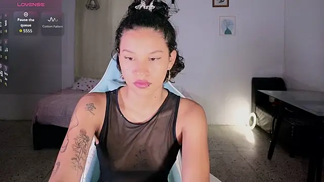 Snapshot of Peggy_Funn chatting on October 2, 2:15 am Peggy Funn online show from October 2, 2:15 am