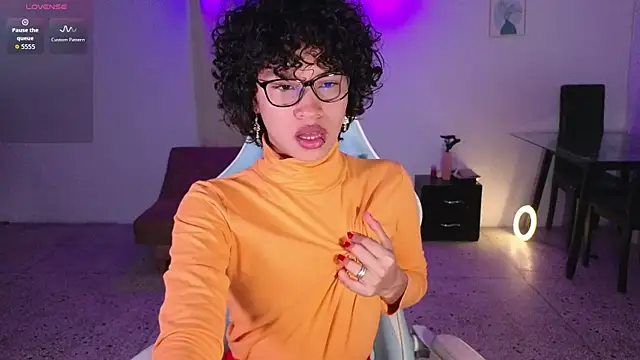 Snapshot of Peggy_Funn chatting on October 31, 11:44 pm Peggy Funn online show from October 31, 11:44 pm