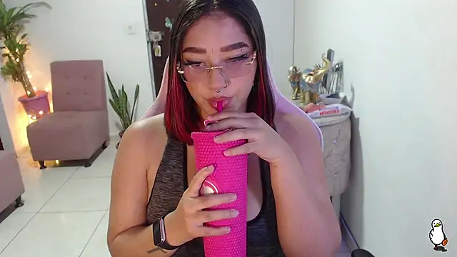 Snapshot of littleangel1_m chatting on February 4, 10:02 pm littleangel1 m online show from February 4, 10:02 pm