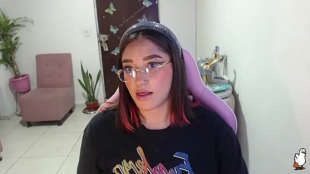 Snapshot of littleangel1_m chatting on February 21, 11:21 pm littleangel1 m online show from February 21, 11:21 pm