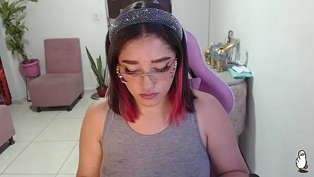 Snapshot of littleangel1_m chatting on February 26, 9:42 pm littleangel1 m online show from February 26, 9:42 pm