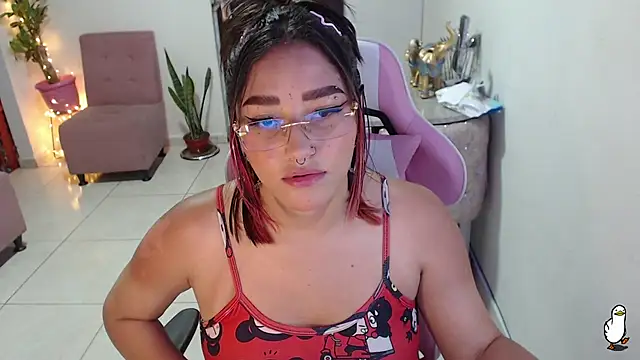 Snapshot of littleangel1_m chatting on January 24, 10:19 pm littleangel1 m online show from January 24, 10:19 pm