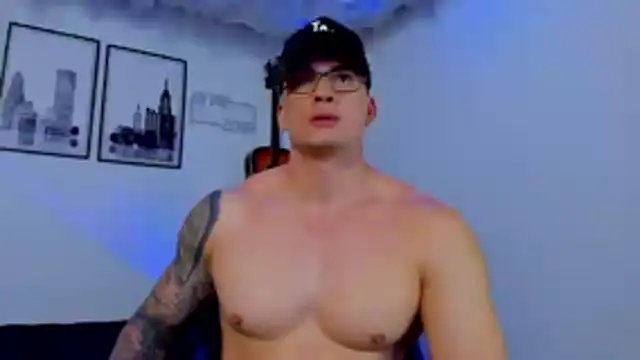 Snapshot of seancarreraa chatting on May 11, 8:39 pm seancarreraa online show from May 11, 8:39 pm