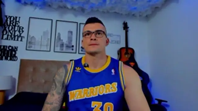 Snapshot of seancarreraa chatting on May 24, 9:26 pm seancarreraa online show from May 24, 9:26 pm