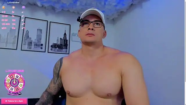 Snapshot of seancarreraa chatting on May 3, 5:27 pm seancarreraa online show from May 3, 5:27 pm