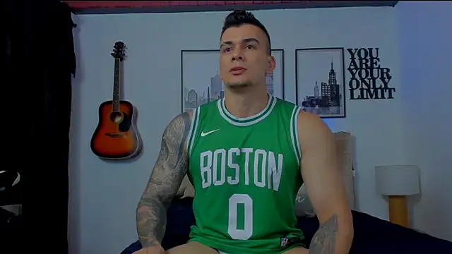 Snapshot of seancarreraa chatting on January 10, 8:26 pm seancarreraa online show from January 10, 8:26 pm