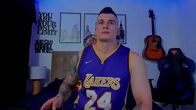 seancarreraa online show from February 6, 12:17 am