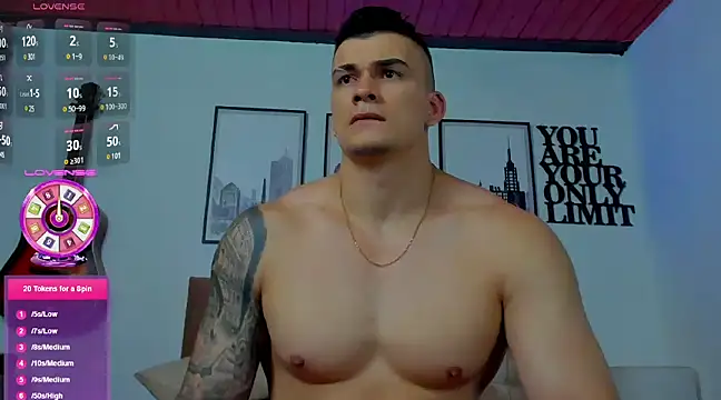 Snapshot of seancarreraa chatting on January 21, 8:11 pm seancarreraa online show from January 21, 8:11 pm