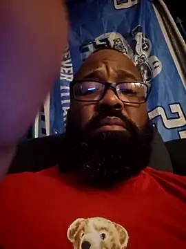 Snapshot of GallowayGooch1085 chatting on February 6, 2:51 am GallowayGooch1085 online show from February 6, 2:51 am