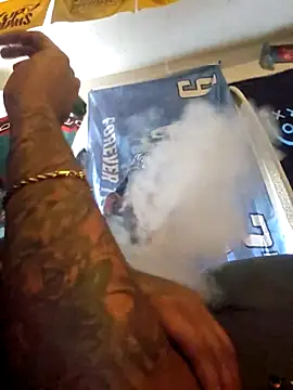 Snapshot of GallowayGooch1085 chatting on February 28, 7:35 pm GallowayGooch1085 online show from February 28, 7:35 pm