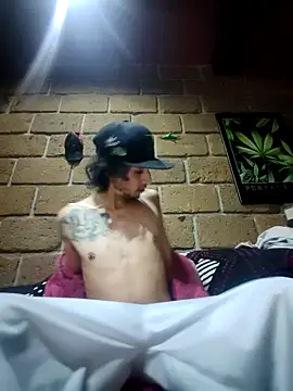 Snapshot of Pitudo20cmm chatting on September 22, 6:41 am Pitudo20cmm online show from September 22, 6:41 am