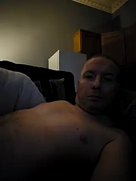 Snapshot of walker1979 chatting on February 1, 2:43 am walker1979 online show from February 1, 2:43 am