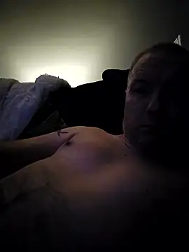 Snapshot of walker1979 chatting on February 12, 10:42 pm walker1979 online show from February 12, 10:42 pm