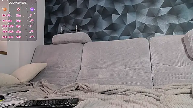 MakiimaStar online show from February 11, 5:51 am