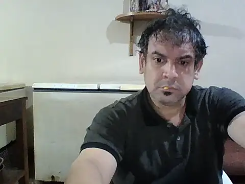 Snapshot of Rodrigo_happy chatting on December 17, 2:05 am Rodrigo happy online show from December 17, 2:05 am