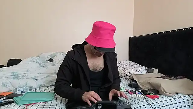 Snapshot of hailzeffn chatting on October 29, 1:54 pm hailzeffn online show from October 29, 1:54 pm