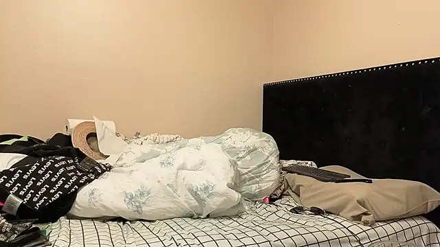 Snapshot of hailzeffn chatting on October 26, 10:26 am hailzeffn online show from October 26, 10:26 am