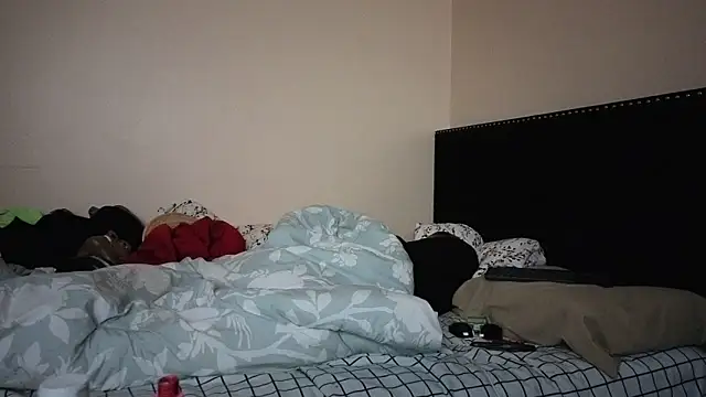 Snapshot of hailzeffn chatting on October 25, 8:57 am hailzeffn online show from October 25, 8:57 am