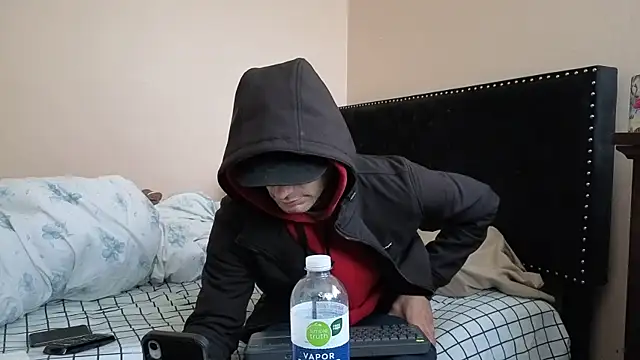 Snapshot of hailzeffn chatting on October 21, 7:02 pm hailzeffn online show from October 21, 7:02 pm