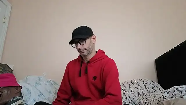 Snapshot of hailzeffn chatting on October 31, 1:19 pm hailzeffn online show from October 31, 1:19 pm